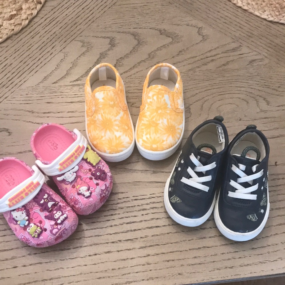 Bundle of baby girls shoes